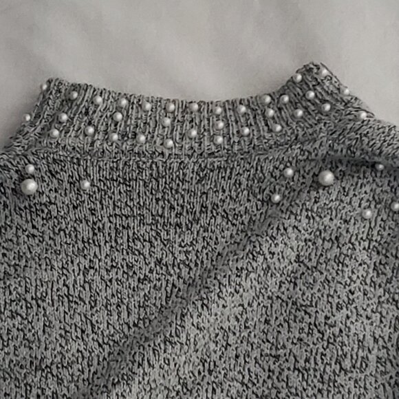Gray Knitted Sweater - Picture 4 of 4